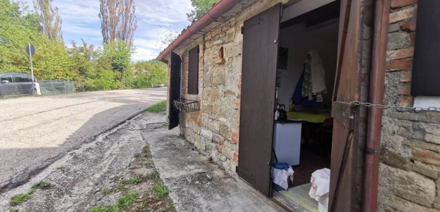 Annex with 2 hectares of land