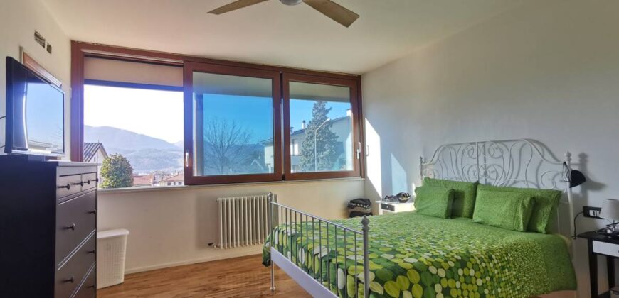 Three-family villa “Il Limone”