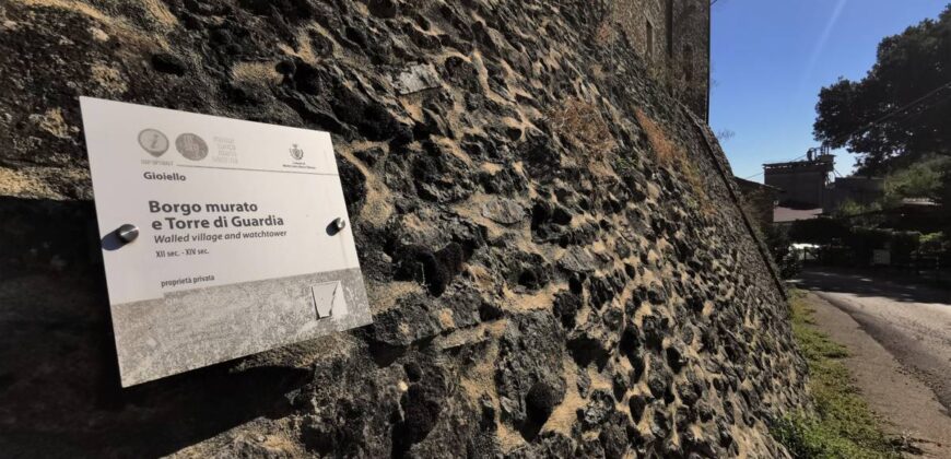 Sky-earth “Jewel”